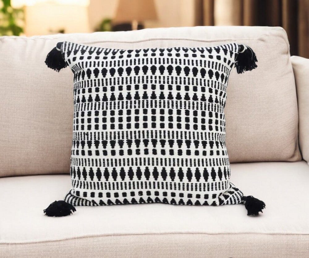 Homeroots 22" Black And White Southwestern Cotton Blend Throw Pillow With Tassels   482225
