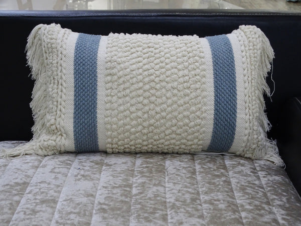 Homeroots 14" X 24" Cream And Light Blue Handmade Nubby Texture Throw Pillow With Fringe   482232