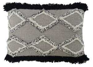 Homeroots 16" X 22" Black And Gray Diamond Handmade Cotton Blend Throw Pillow With Fringe   482237