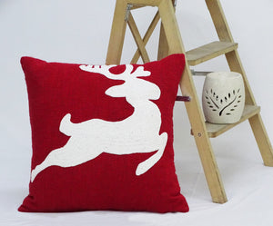 Homeroots 20" X 20" Red Deer Zippered Cotton Blend Christmas Reindeer Throw Pillow   482281