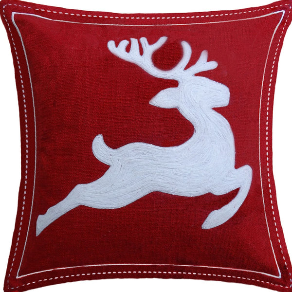 Homeroots 20" X 20" Red Deer Zippered Cotton Blend Christmas Reindeer Throw Pillow   482281