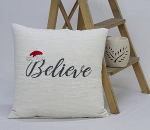 Homeroots 20" X 20" White Cotton Blend Believe Christmas Throw Pillow   482283