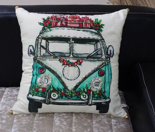 Homeroots 18" X 18" Red And Green Zippered Handmade Cotton Blend Christmas Holiday Van Throw Pillow With Embroidery   482297