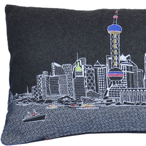 Homeroots 14" Hometown Pride Wool Lumbar Throw Pillow - Stylish Black, Gray & White Accent For Cozy Decor   482612