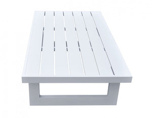 Homeroots 51" White Aluminum Outdoor Coffee Table  Aluminum 482892