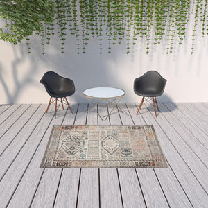 Homeroots 5' X 8' Cream Geometric Stain Resistant Indoor Outdoor Area Rug  Polypropylene 482941