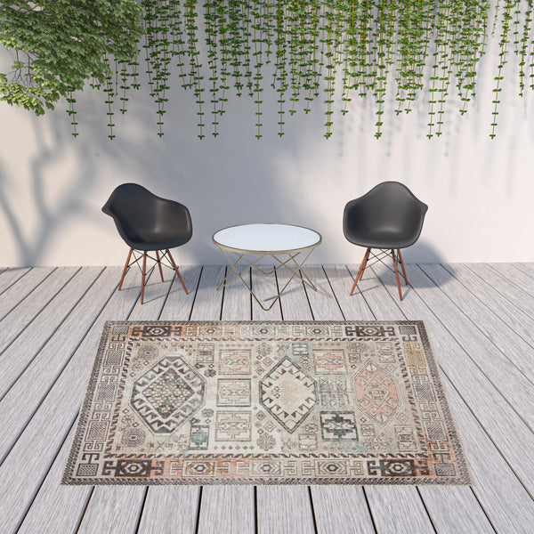 Homeroots 8' X 10' Cream Geometric Stain Resistant Indoor Outdoor Area Rug  Polypropylene 482942
