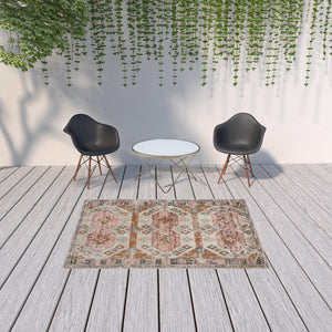 Homeroots 5' X 8' Cream Geometric Stain Resistant Indoor Outdoor Area Rug  Polypropylene 482943