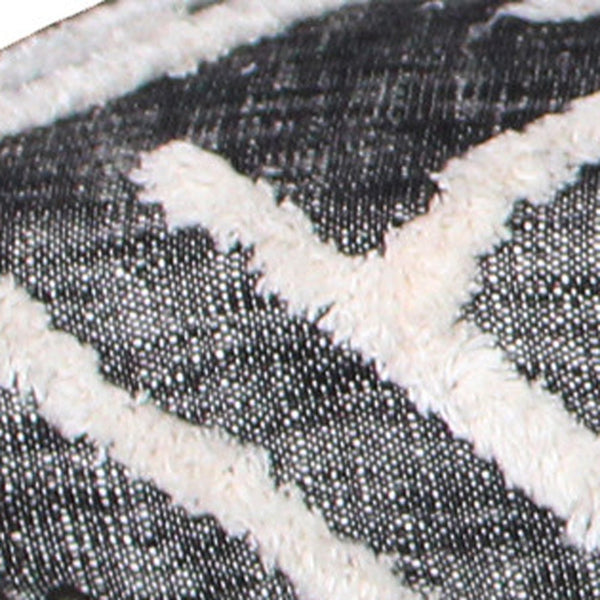 Homeroots 47" Gray And White Geometric Cotton Upholstered Distressed Bench  Manufactured Wood 483465