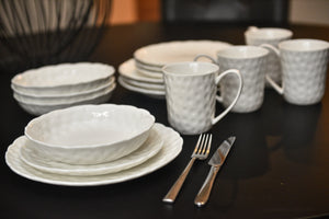 Homeroots White Six Piece Round Pebbled Porcelain Service For Six Dinner Plate Set   483507