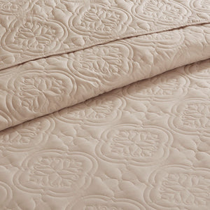 English Elm 3 Piece Reversible Bedspread Set Oakley Quilted Medallion Oversized Microfiber Hypoallergenic Comforter khaki 15.35 L x 13.39 W x 9.45 H B03594961