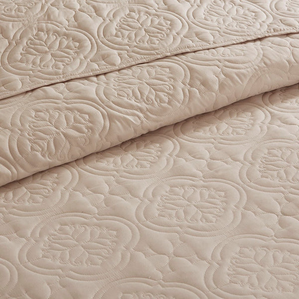 English Elm 3 Piece Reversible Bedspread Set Oakley Quilted Medallion Oversized Microfiber Hypoallergenic Comforter khaki 15.35 L x 13.39 W x 9.45 H B03594961