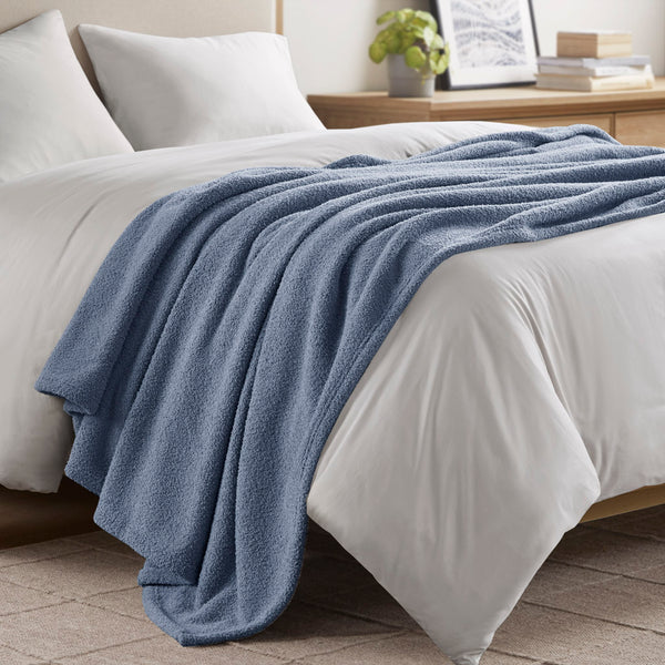 JLA Home Madison Park - Blanket ultra-soft cloud-like comfort, OEKO-TEX certified, machine washable cozy warmth for home Navy Blue BR51-4446