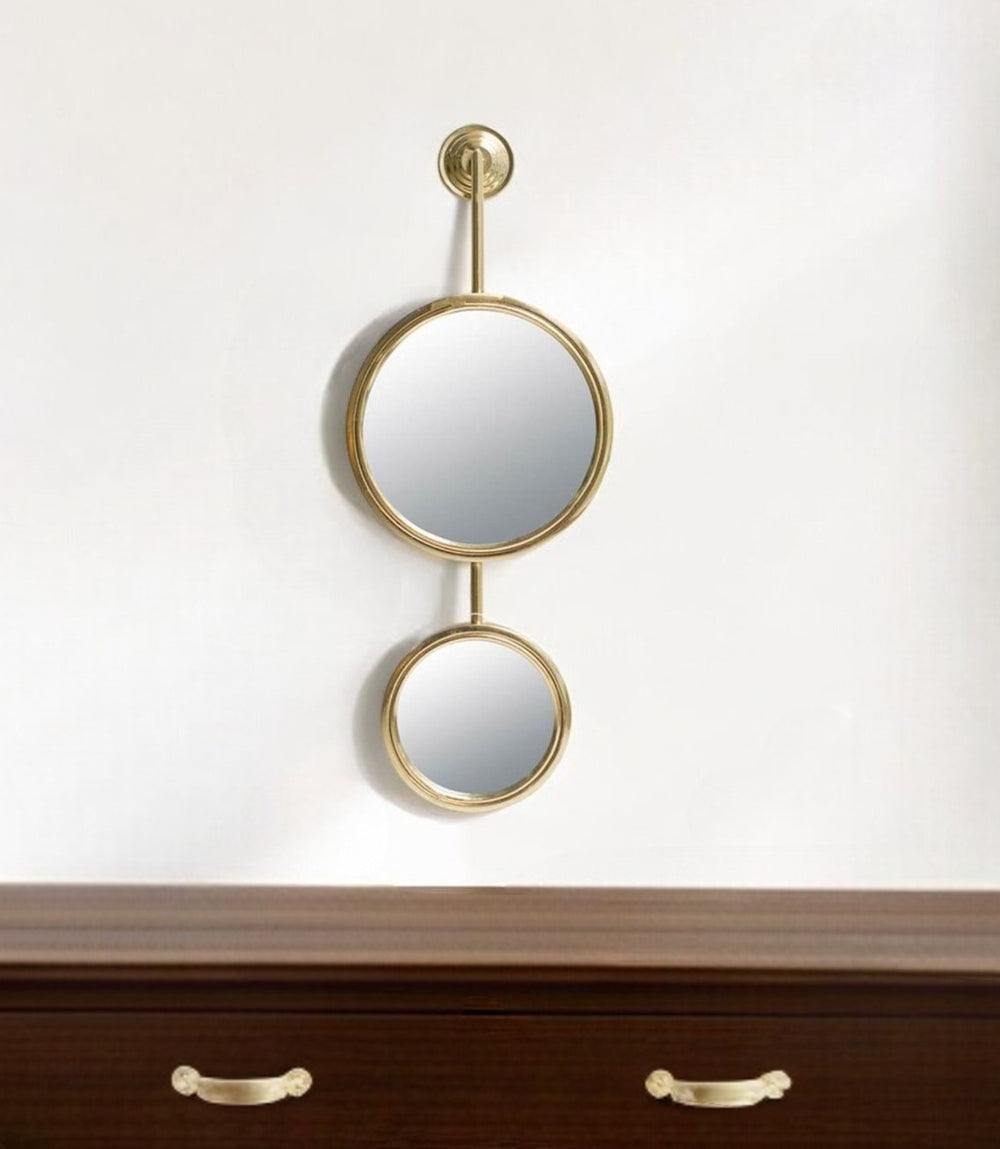 Homeroots 29" Gold Round Iron Framed Accent Mirror  60% Iron,30% Mirror,10% Mdf 485012
