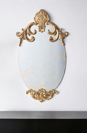 Homeroots 26" Gold Crowned Top Resin Framed Accent Mirror  Mdf 485014