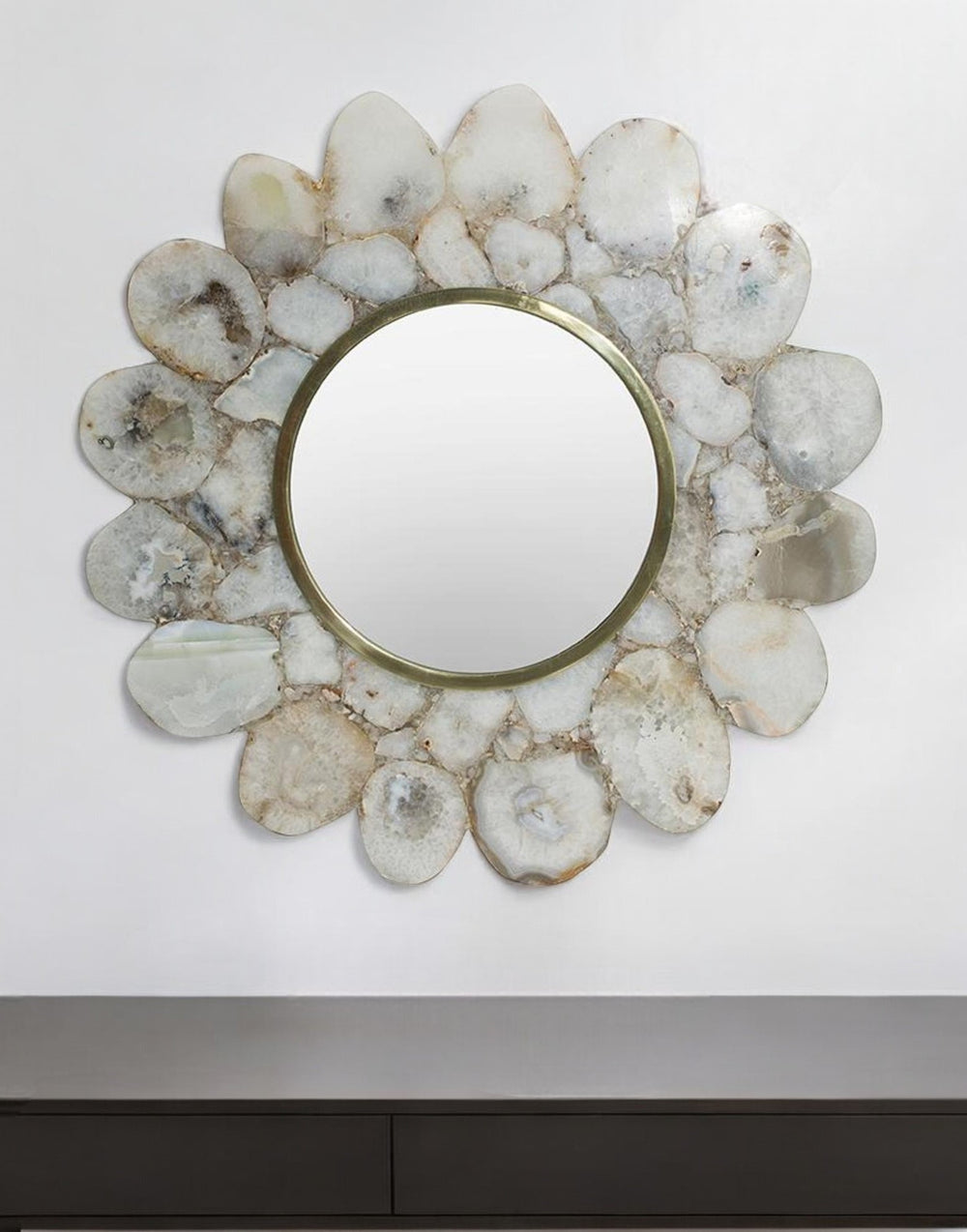 Homeroots 30" White And Gold Scalloped Stone Framed Accent Mirror  Agate 485034