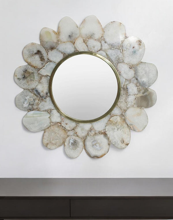 Homeroots 30" White And Gold Scalloped Stone Framed Accent Mirror  Agate 485034