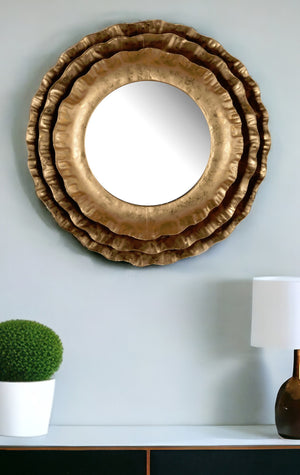 Homeroots 16" Gold Round Iron Framed Accent Mirror  50% Iron,50% Glass 485124
