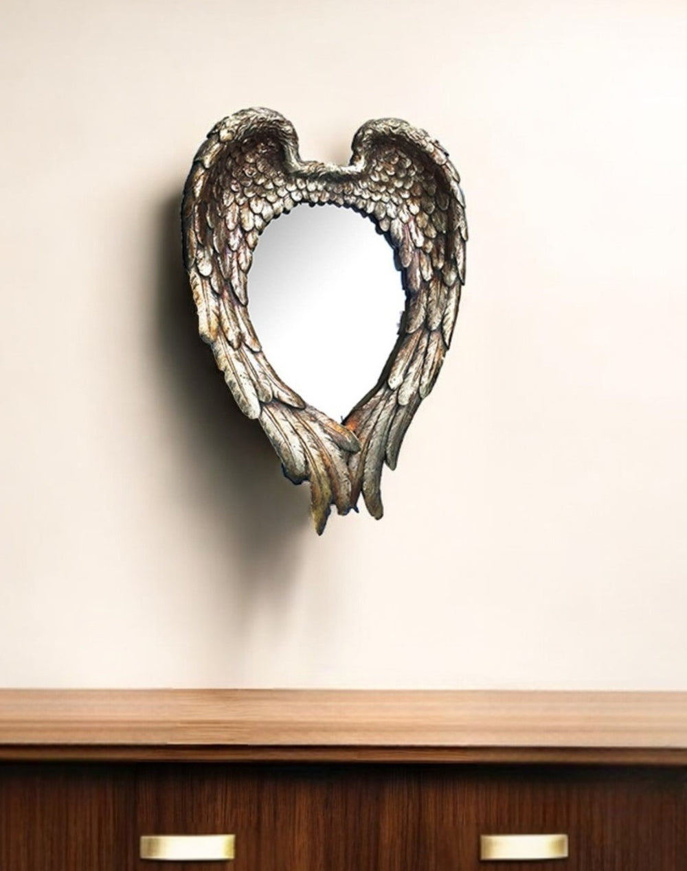 Homeroots 22" Antiqued Gold Heart Resin Framed Accent Mirror  100% Resin 485128