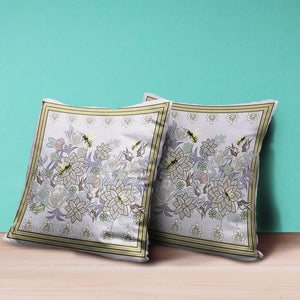 Homeroots 28x28 Purple Brown Bee Blown Seam Broadcloth Animal Print Throw Pillow   485232