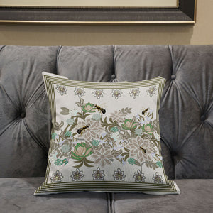 Homeroots 26x26 Beigeyellow Green Brown Bee Blown Seam Broadcloth Animal Print Throw Pillow   485241