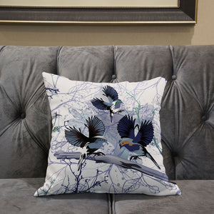 Homeroots 26x26 Black White Bird Blown Seam Broadcloth Animal Print Throw Pillow   485557