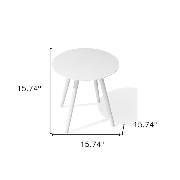 Homeroots 16" White Rounded Metal Outdoor Side Table  Aluminum 485601