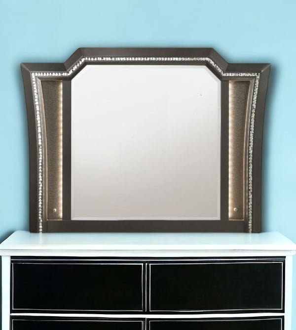 Homeroots 38" Metallic Gray Lighted Dresser Mirror  Wood,Mirror,Led,Composite Wood 485901