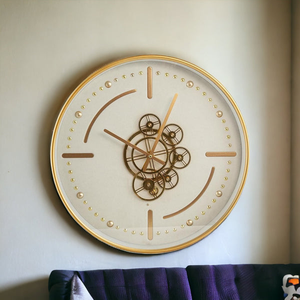 Homeroots 18" Circle Gold And White Metal And Glass Analog Wall Clock  Iron 485994