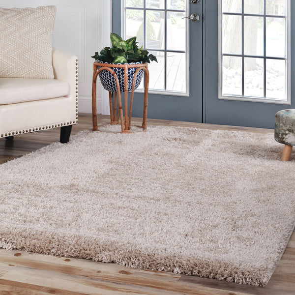 Homeroots 4' X 6' Beige Shag Stain Resistant Area Rug  Polypropylene 486785