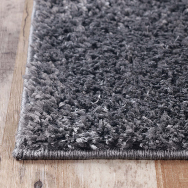 Homeroots 5' X 8' Grey Shag Stain Resistant Area Rug  Polypropylene 486793