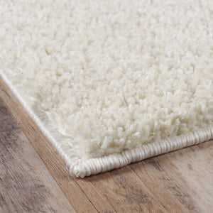 Homeroots 5' X 8' Ivory Shag Stain Resistant Area Rug  Polypropylene 486794