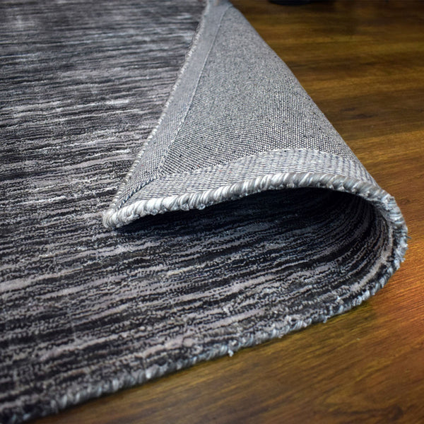 Homeroots 5' X 8' Grey Abstract Handmade Stain Resistant Area Rug  Viscose 486804