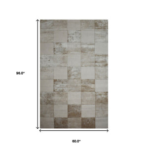 Homeroots 5' X 8' Beige Geometric Hand Woven Stain Resistant Area Rug  Viscose 486806