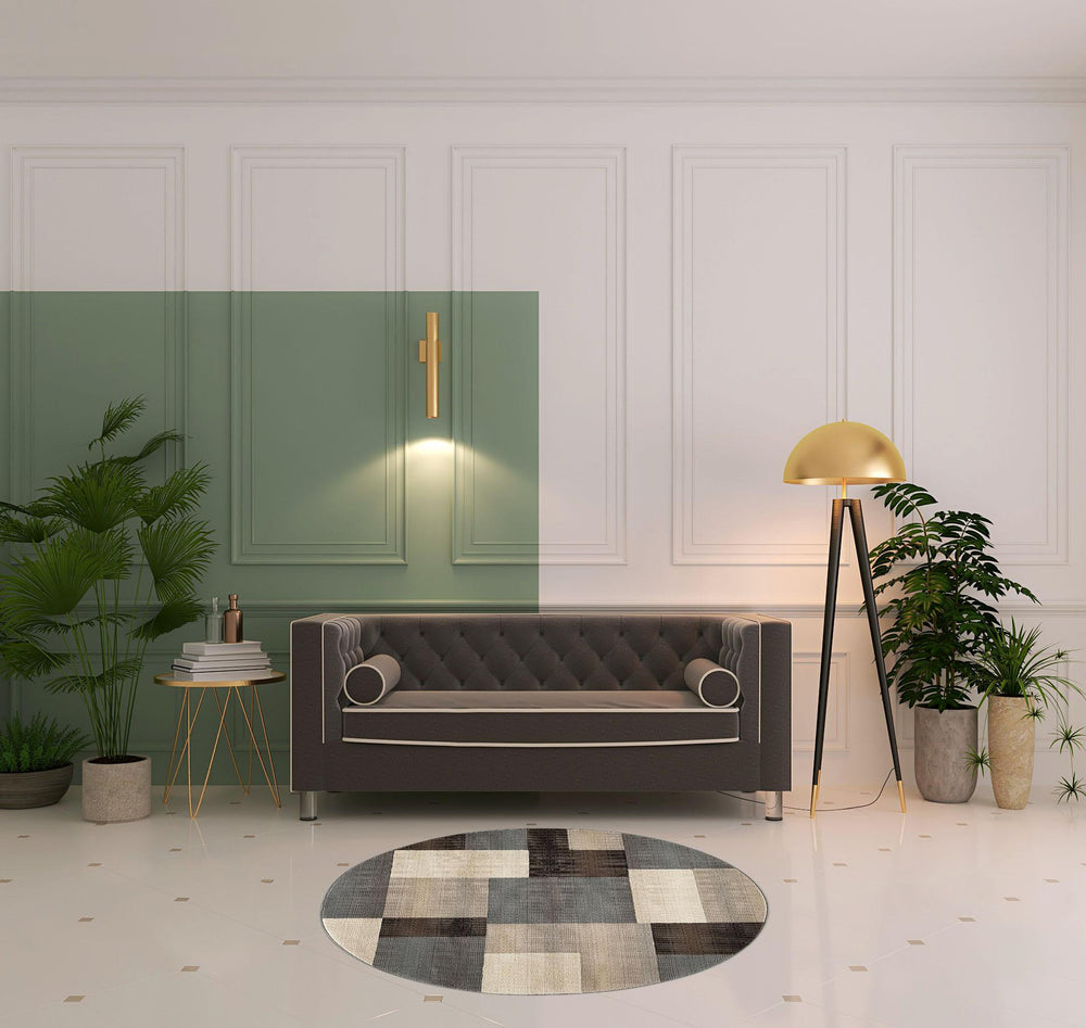 Homeroots 5' Round Grey-brown Round Patchwork Power Loom Stain Resistant Area Rug  Polypropylene 486847