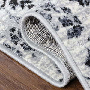 Homeroots 5' X 8' Platinum Floral Vines Power Loom Stain Resistant Area Rug  Microfiber 486954