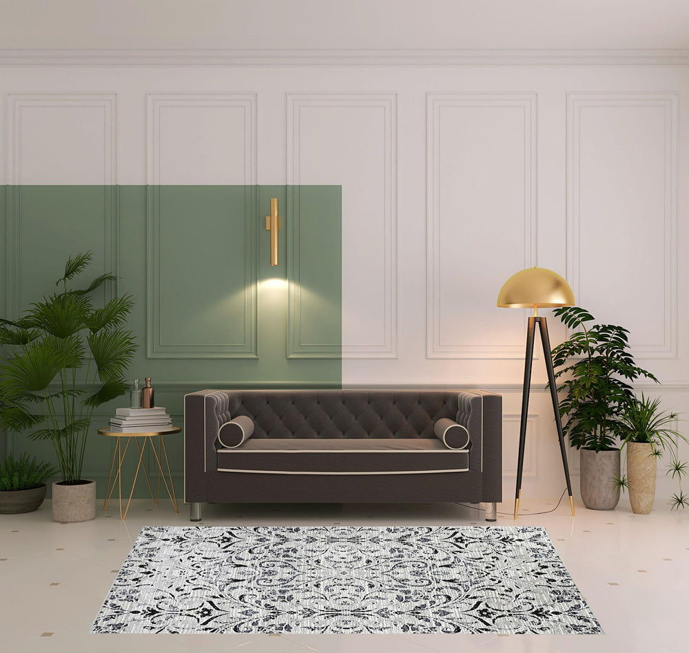 Homeroots 5' X 8' Platinum Floral Vines Power Loom Stain Resistant Area Rug  Microfiber 486954