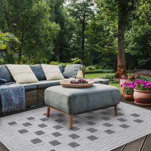 Homeroots 5' X 7' Grey Geometric Stain Resistant Non Skid Indoor Outdoor Area Rug  Polypropylene 486976