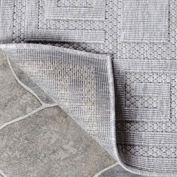 Homeroots 7' X 9' Grey Geometric Stain Resistant Non Skid Indoor Outdoor Area Rug  Polypropylene 486980