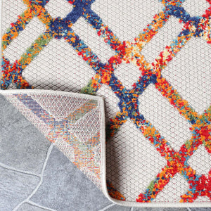 Homeroots 5' X 7' Cream Geometric Stain Resistant Non Skid Indoor Outdoor Area Rug  Polypropylene 487013