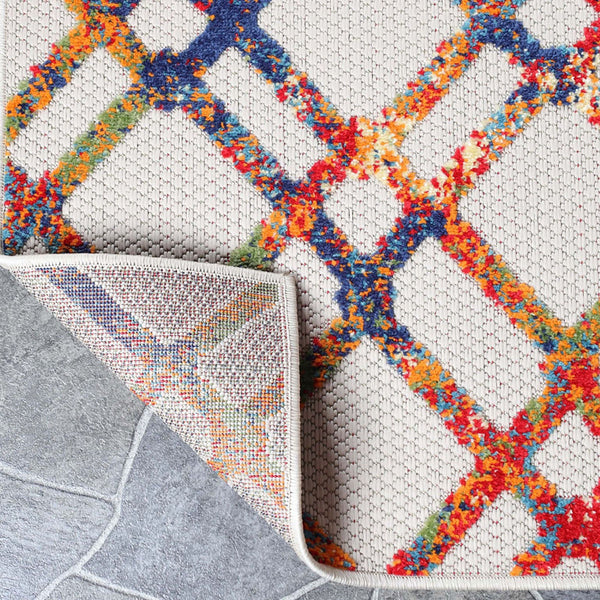 Homeroots 5' X 7' Cream Geometric Stain Resistant Non Skid Indoor Outdoor Area Rug  Polypropylene 487013