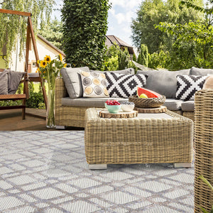 Homeroots 5' X 7' Slate Geometric Stain Resistant Non Skid Indoor Outdoor Area Rug  Polypropylene 487014