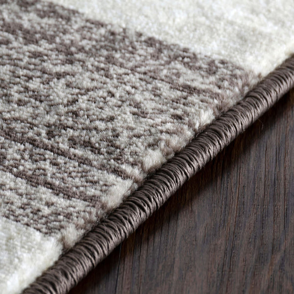 Homeroots 5' X 8' Beige Geometric Power Loom Stain Resistant Area Rug  Polypropylene 487030