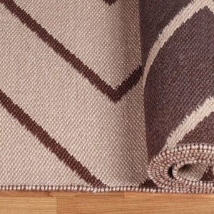 Homeroots 3' X 5' Beige Waves Stain Resistant Indoor Outdoor Area Rug  Polyester 487037