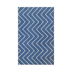 Homeroots 3' X 5' Navy Blue Waves Stain Resistant Indoor Outdoor Area Rug  Polyester 487040