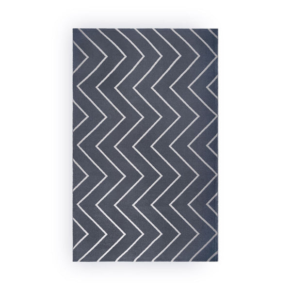 Homeroots 5' X 7' Grey Waves Stain Resistant Indoor Outdoor Area Rug  Polyester 487042