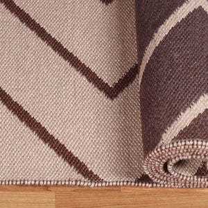 Homeroots 6' X 9' Beige Waves Stain Resistant Indoor Outdoor Area Rug  Polyester 487045
