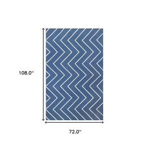 Homeroots 6' X 9' Navy Blue Waves Stain Resistant Indoor Outdoor Area Rug  Polyester 487048