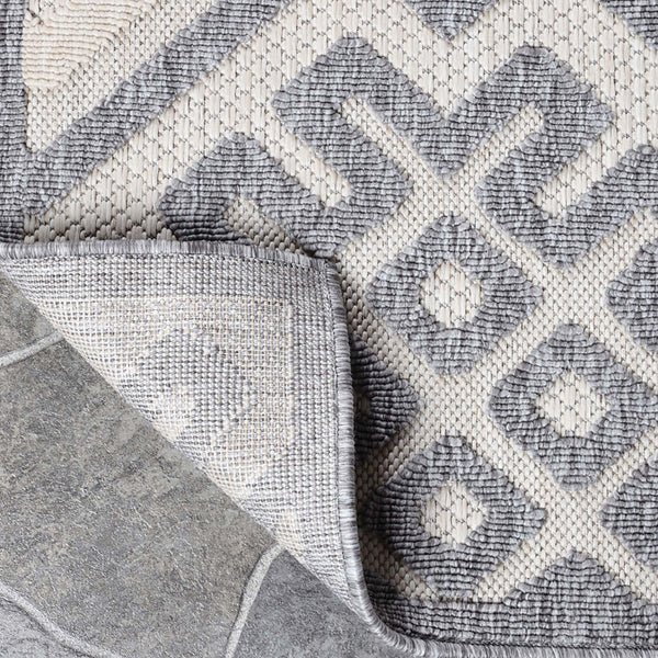 Homeroots 5' X 7' Cream Geometric Stain Resistant Non Skid Indoor Outdoor Area Rug  Polypropylene 487133