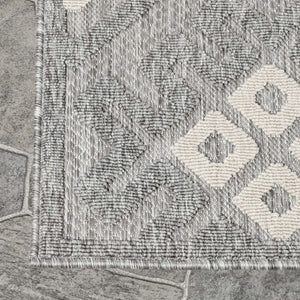 HomeRoots 5' X 7' Grey Geometric Area Rug - Stain Resistant, Non-Skid, Indoor/Outdoor, Perfect for High Traffic Spaces 487134
